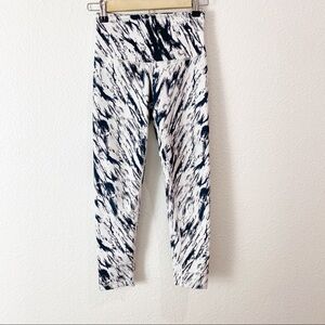 DYI- Black & White Marble High Waist Crops Size SM